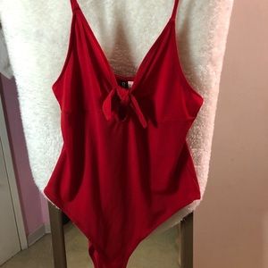 ✨ 2 FOR $15 ✨ - H&M Bodysuit